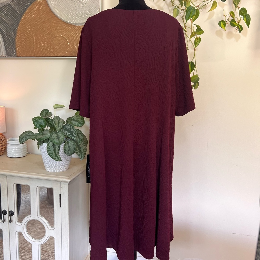 NWT Avenue Rich Wine Midi Dress with beautiful detail - Picture 3 of 5